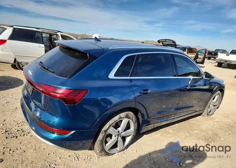 2019 Audi E-Tron Premium Plus z USA, uszkodzony, nr VIN WA1LABGE5KB020950